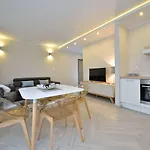 Karla Zadar
