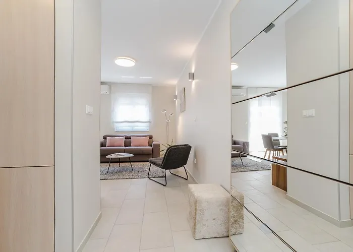 Karla Апартаменти *