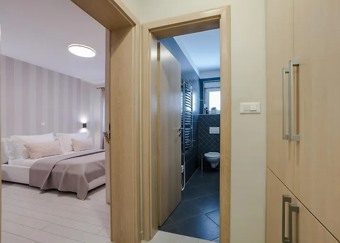 Апартаменти Karla Задар