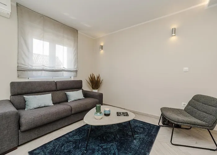 Karla Апартаменти *