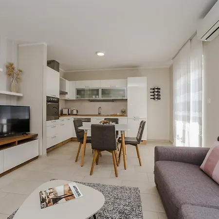 Karla Апартаменти Задар