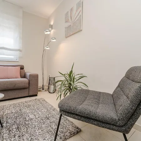 Apartamento Karla Zadar